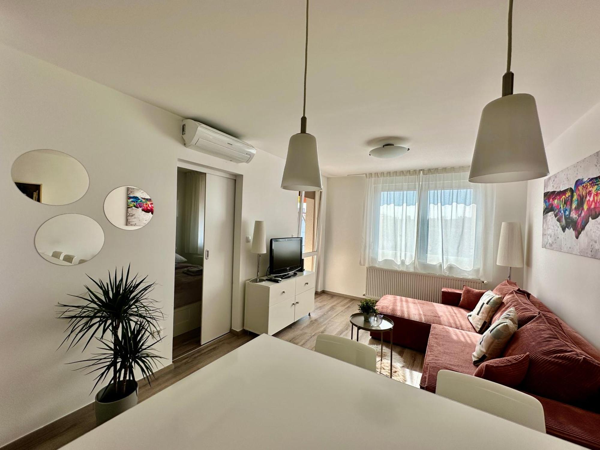 City Break Apartment - Private Garage, Ac, Balcony บูดาเปสต์ ภายนอก รูปภาพ